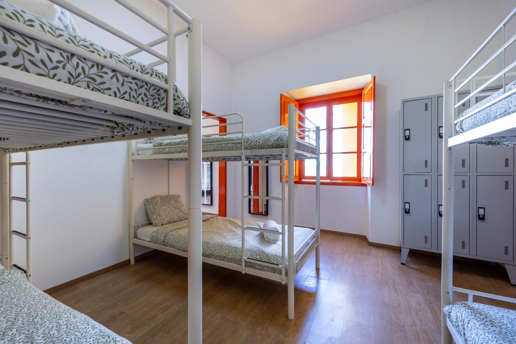The Macarena Beach Hostel Lagos Luaran gambar