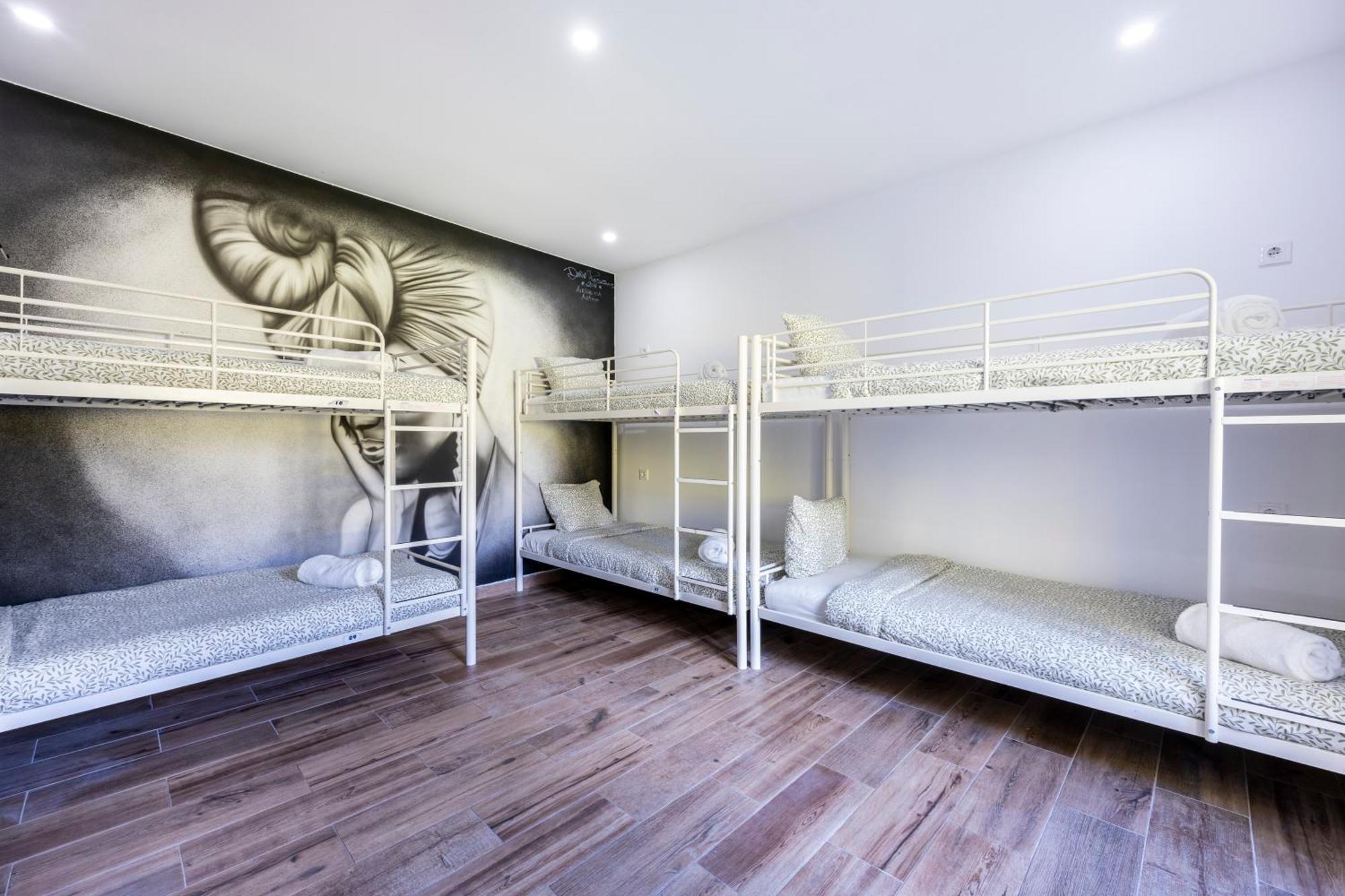 The Macarena Beach Hostel Lagos Luaran gambar