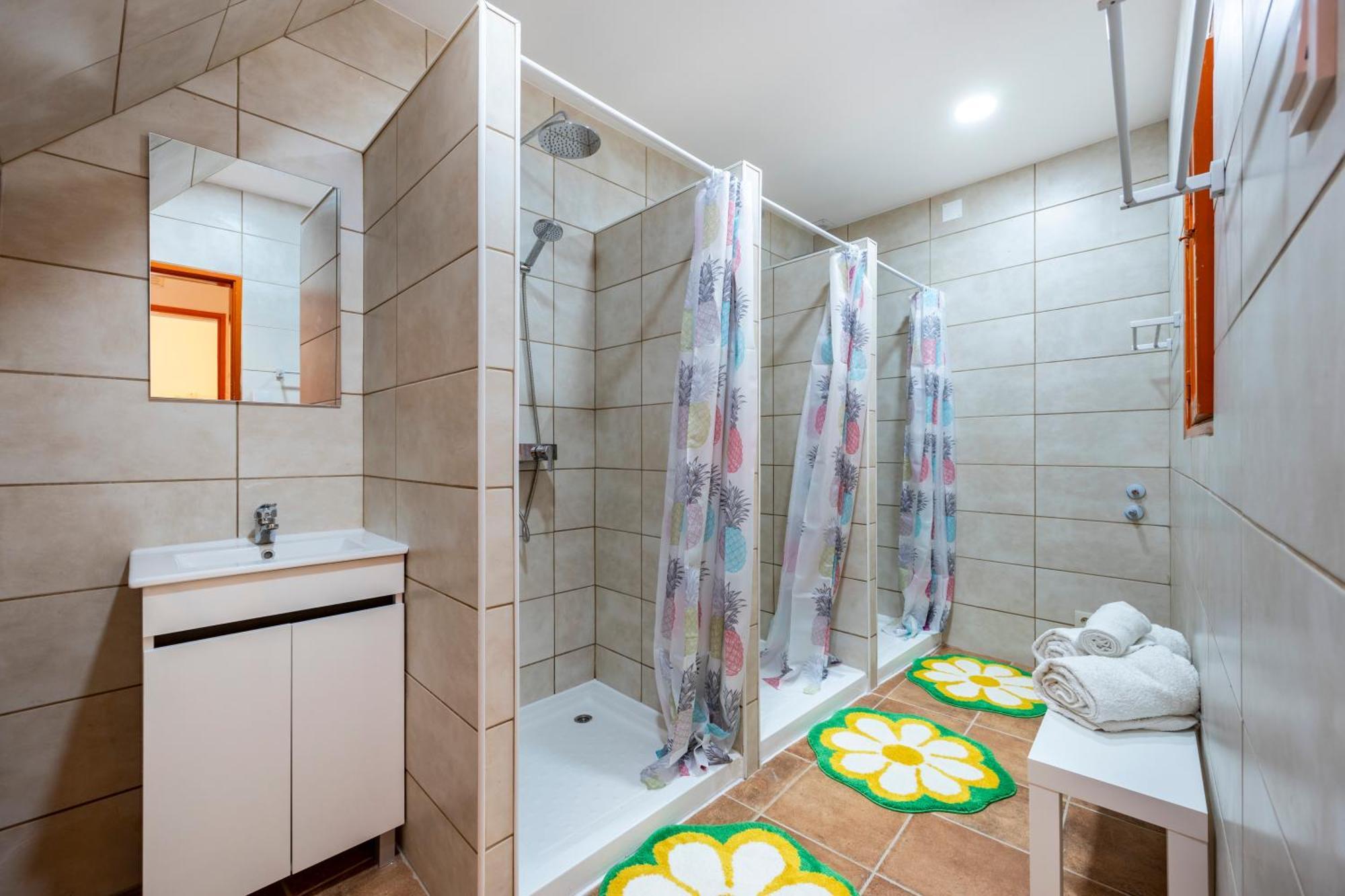 The Macarena Beach Hostel Lagos Luaran gambar