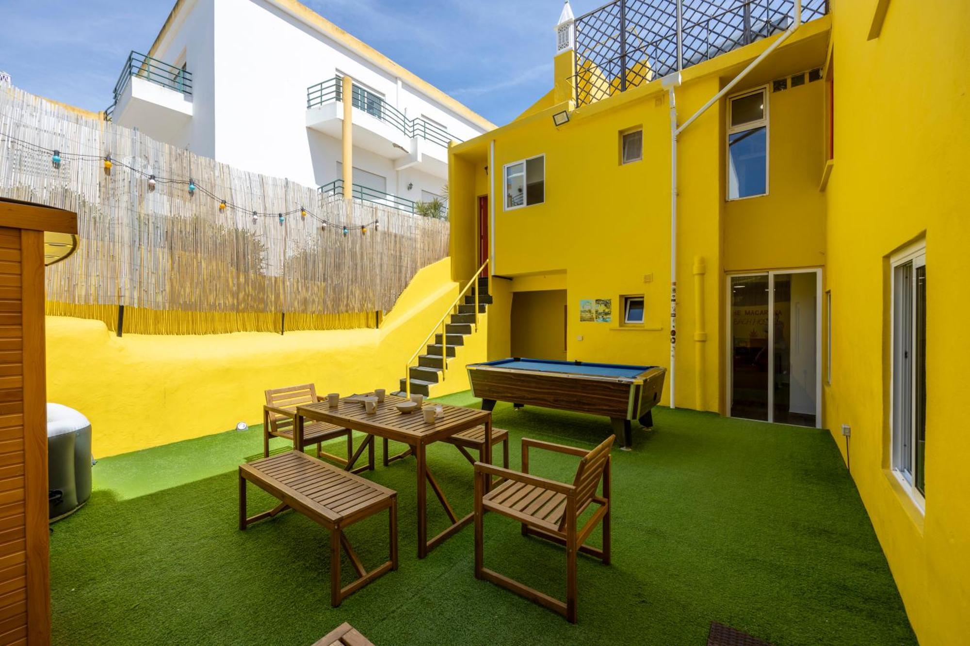 The Macarena Beach Hostel Lagos Luaran gambar