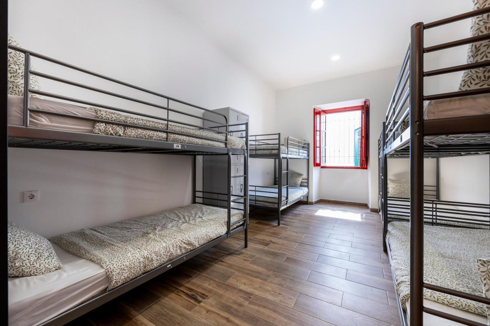 The Macarena Beach Hostel Lagos Luaran gambar