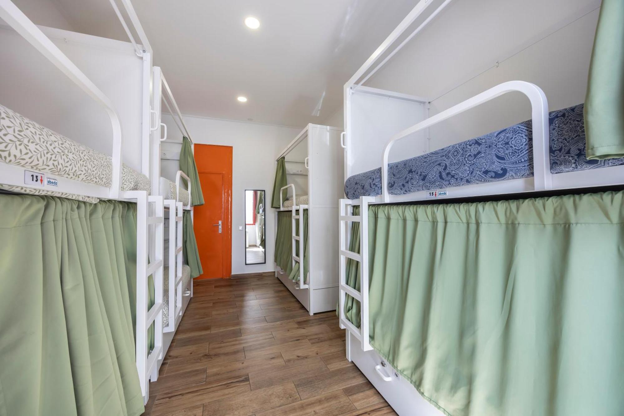 The Macarena Beach Hostel Lagos Luaran gambar